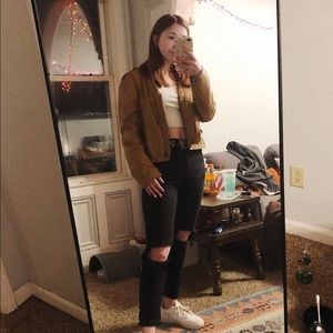 Meet your Posher, Aleeya